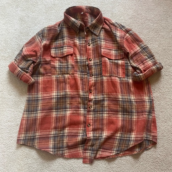 Women's Plaid Button-Down Shirt in Fall Colours. - Picture 3 of 4